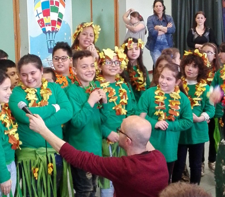 FOTO DELLA NOSTRA CLASSE IN FIORE SEZ. 4 B DELL’I.C.”G.Di Vittorio”Palermo