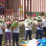 bimbi con fiori G